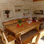 Adriana Apartman *