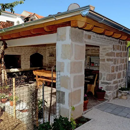 Adriana דירה זאדאר