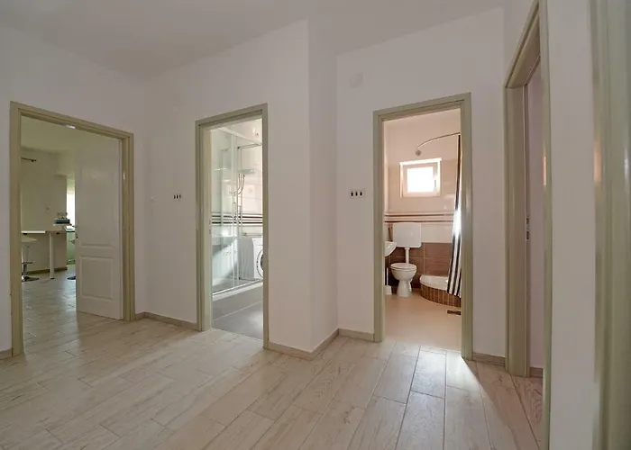 Adriana דירה זאדאר