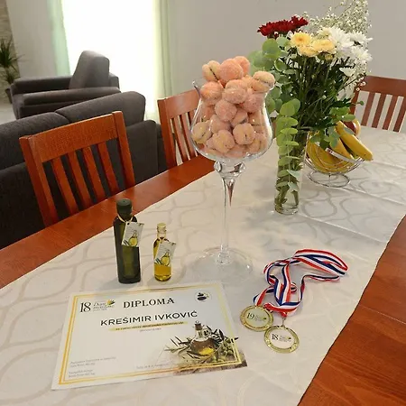 アパート Adriana